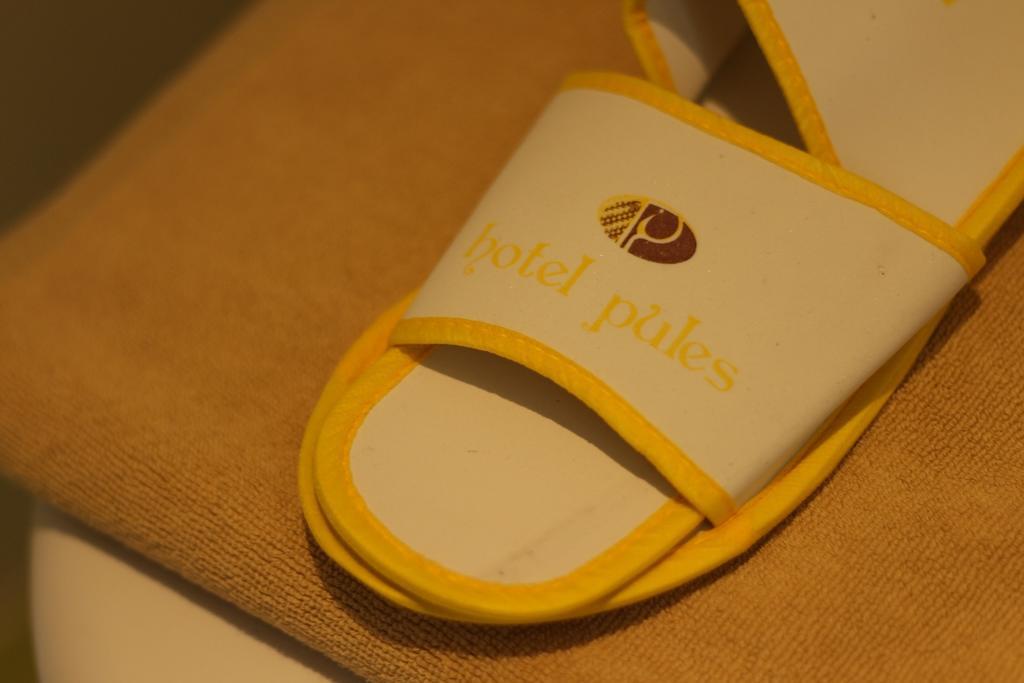Hotel Pules Yogyakarta Room photo
